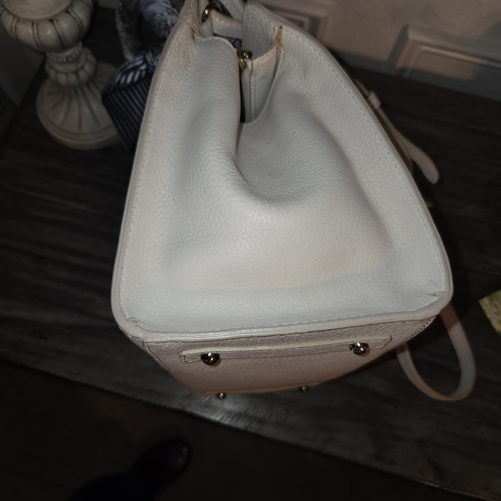 Dooney and Bourke Elegant Cream White Leather Satchel Wallet. - Picture 4 of 16